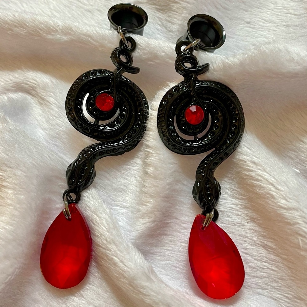 Goth snake plug dangle earrings, sz 00g (10mm)